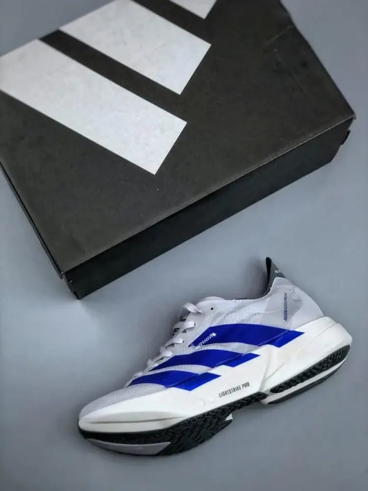 حذاء Adidas Adizero Adios Pro 4 — إصدار ١٠