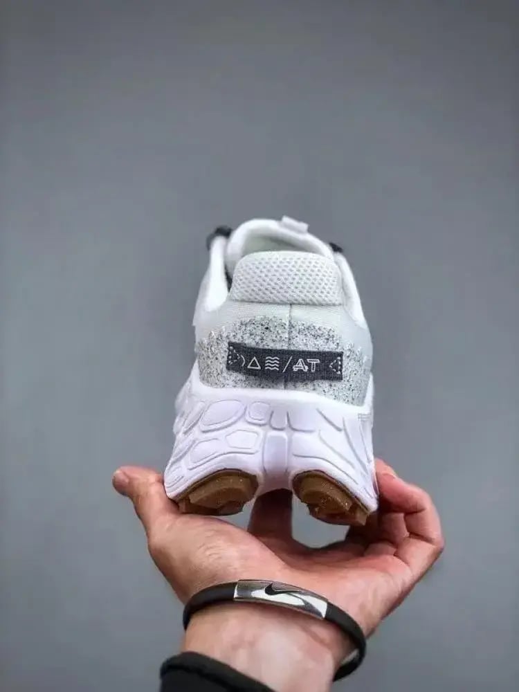 حذاء New Balance Fresh Foam Trail More V3 — إصدار ٢٣