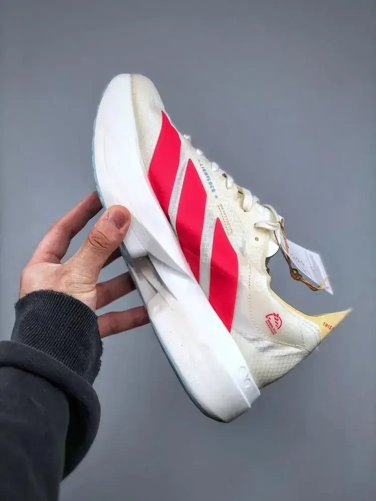 حذاء Adidas Adizero Adios Pro 4 — إصدار ١٥