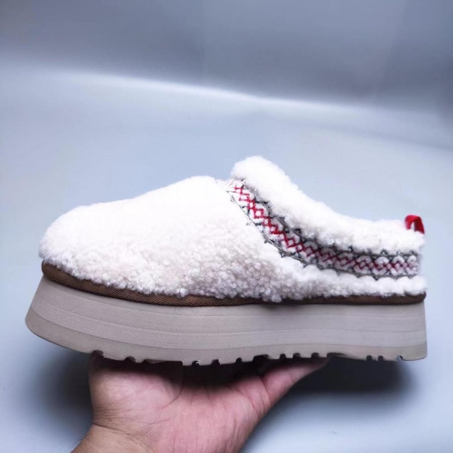 سليبر UGG شتوي فرو ابيض