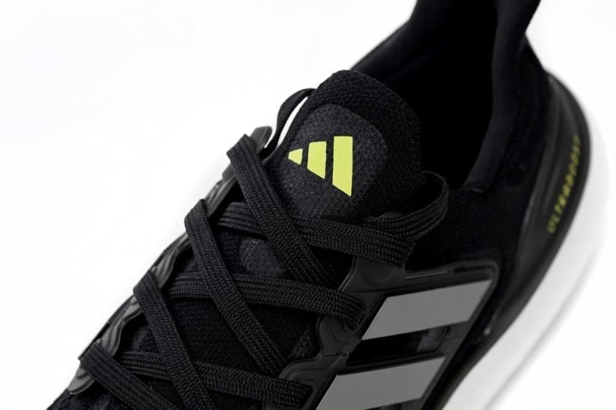 حذاء اديداس الترا بوست 2023 adidas ultra boost — إصدار ٥