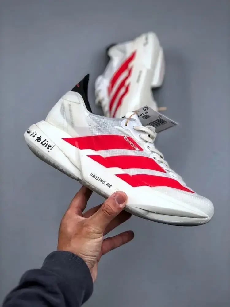 حذاء Adidas Adizero Adios Pro 4 — إصدار ١٦