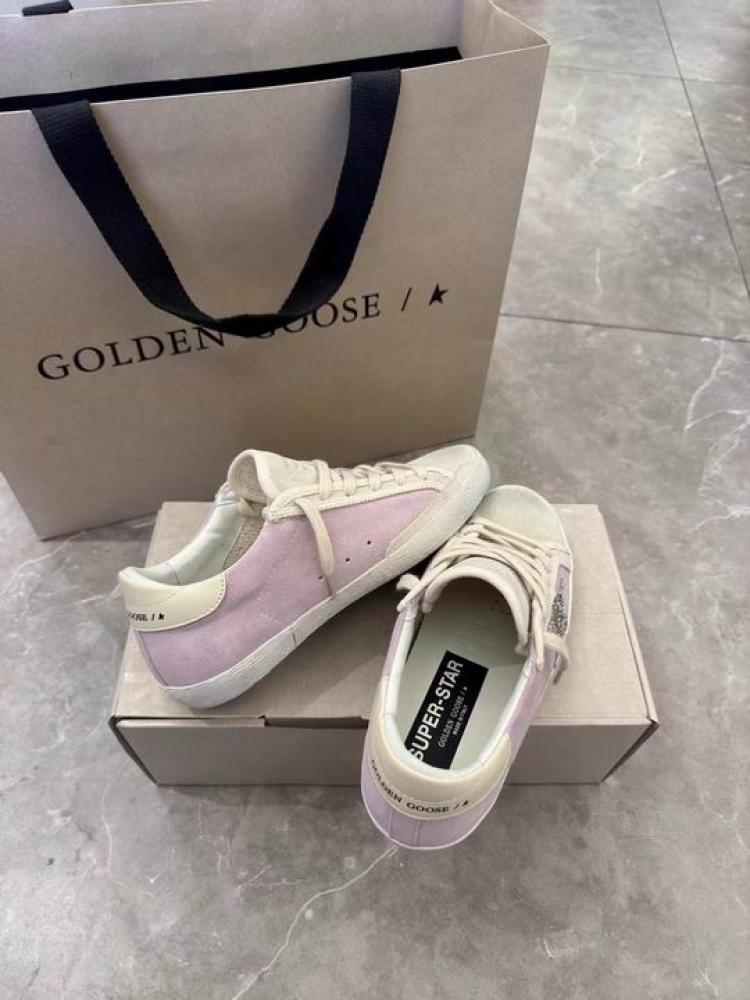 حذاء سنيكرز جولدن جوس Golden Goose