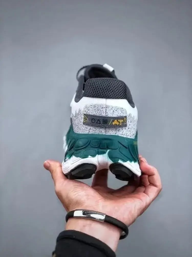 حذاء New Balance Fresh Foam Trail More V3 — إصدار ٢٢