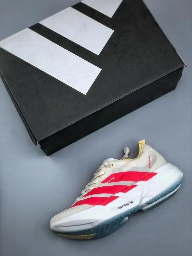 حذاء Adidas Adizero Adios Pro 4 — إصدار ١٥