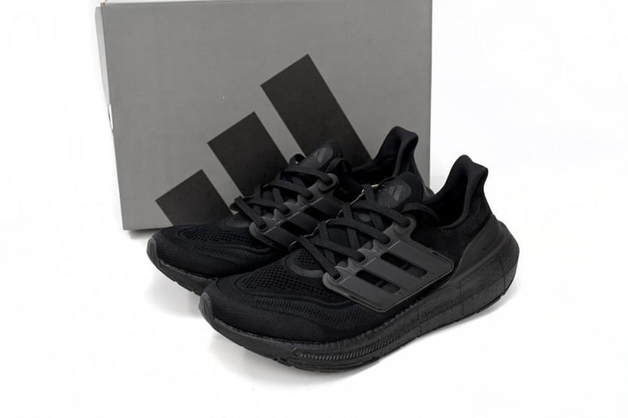 حذاء اديداس الترا بوست 2023 adidas ultra boost — إصدار ٧