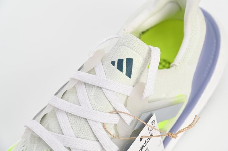 حذاء اديداس الترا بوست 2023 adidas ultra boost — إصدار ٩