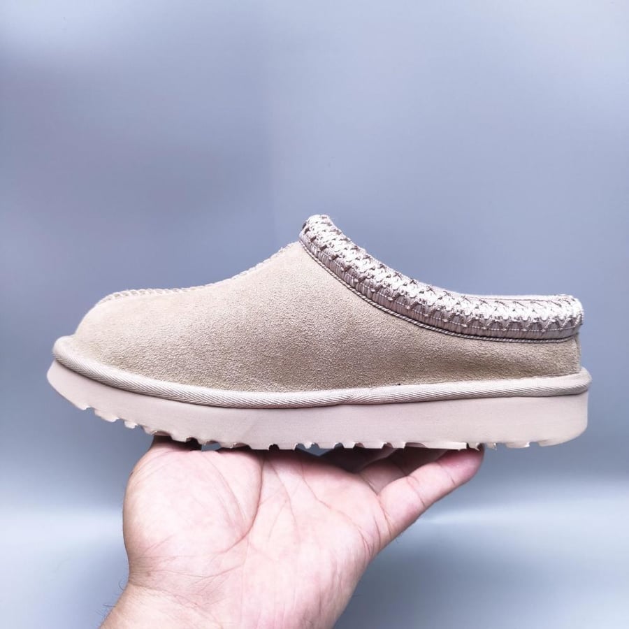 سليبر UGG شتوي بالون لوف وايت
