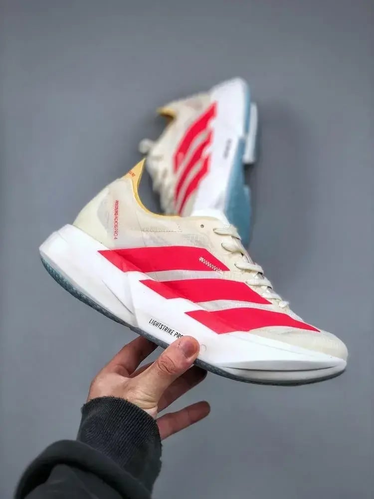 حذاء Adidas Adizero Adios Pro 4 — إصدار ١٥
