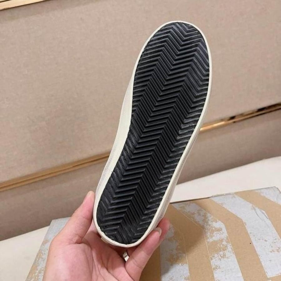 حذاء سنيكرز جولدن جوس Golden Goose