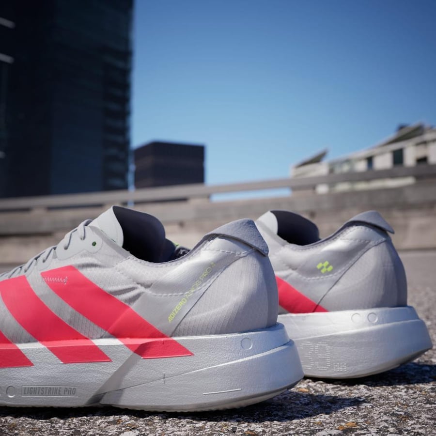 حذاء Adidas Adizero Adios Pro 4 — إصدار ١٧