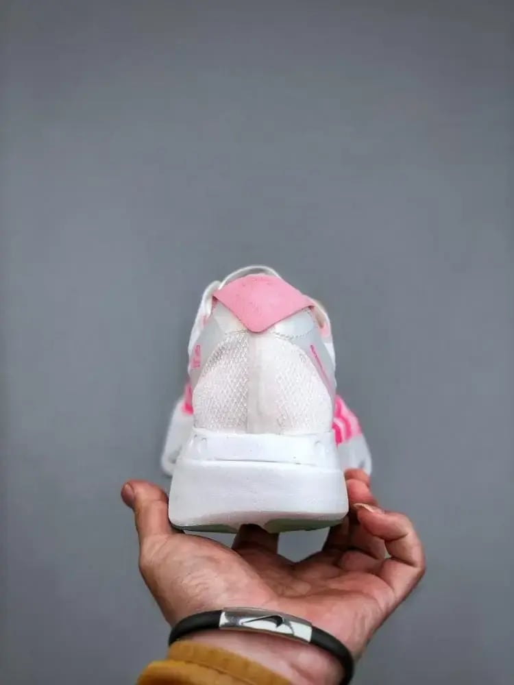 حذاء Adidas Adizero Adios Pro 4 — إصدار ١٩