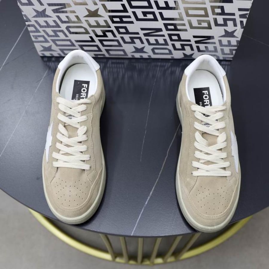 حذاء سنيكرز جولدن جوس Golden Goose