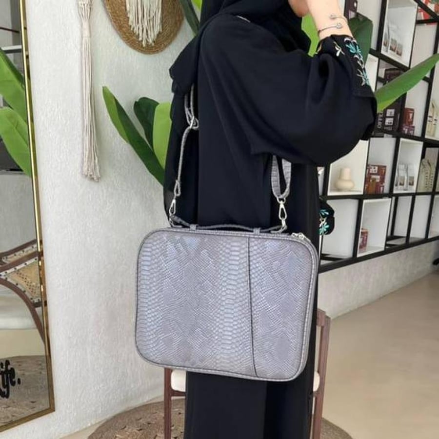 شنطة لابتوب جلد ثعبان رمادي