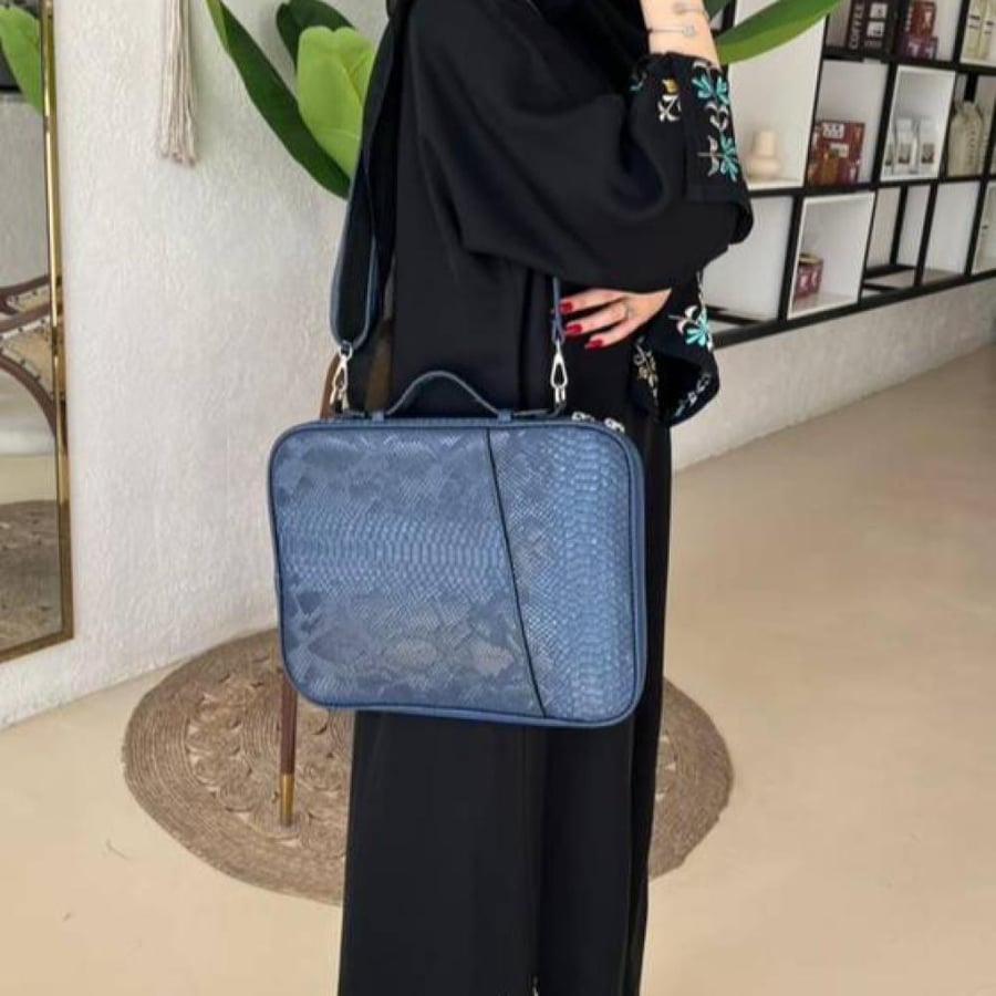 شنطة لابتوب جلد ثعبان كحلي