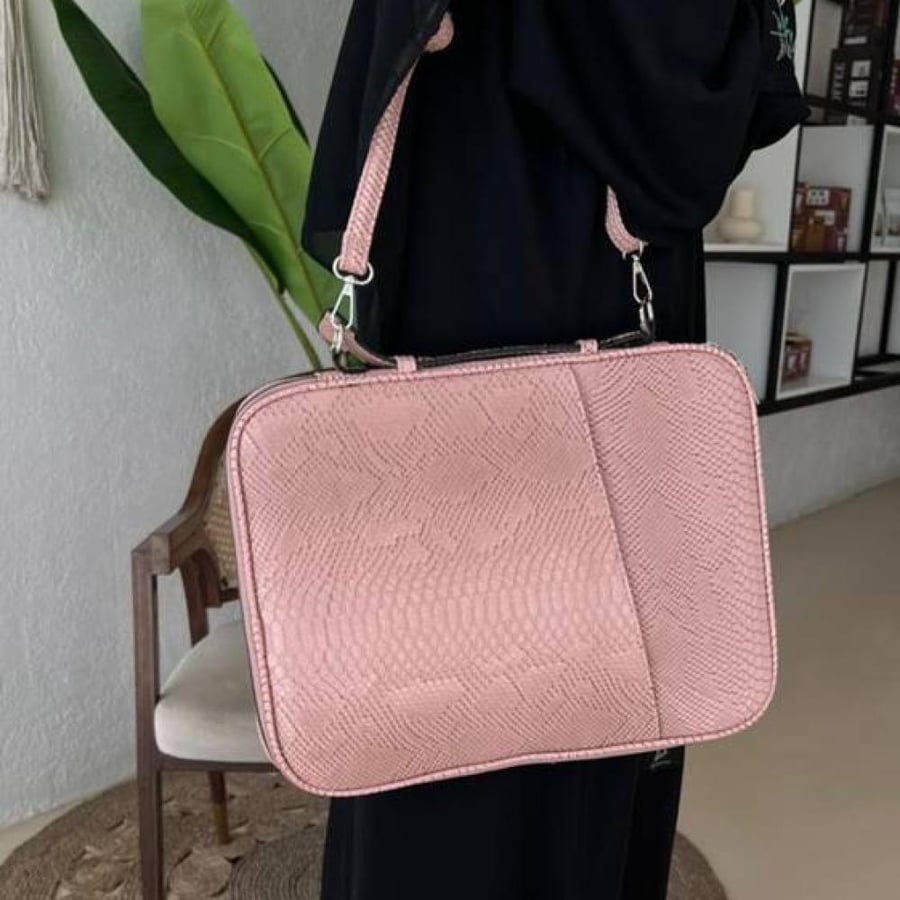 شنطة لابتوب جلد ثعبان بنك