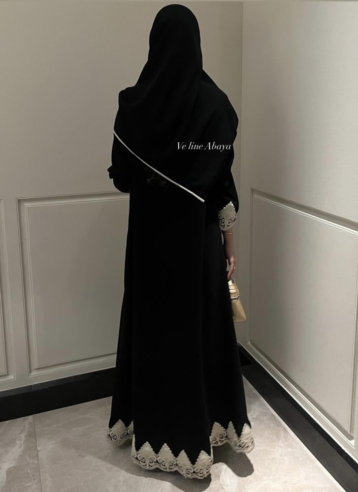 ABAYA 101 كريب ملكي اسود