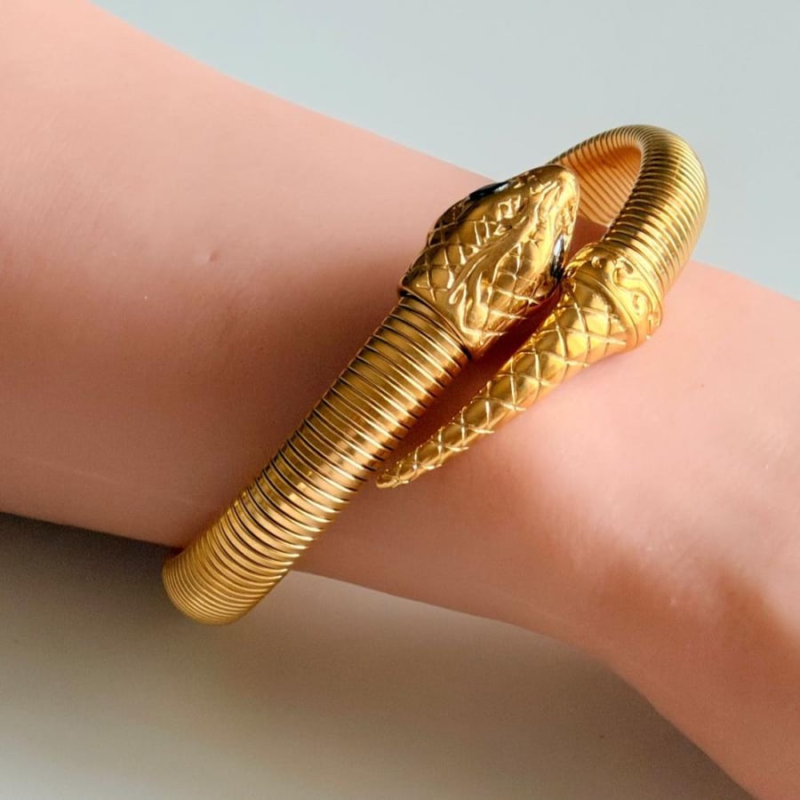 إسوارة snake bracelet