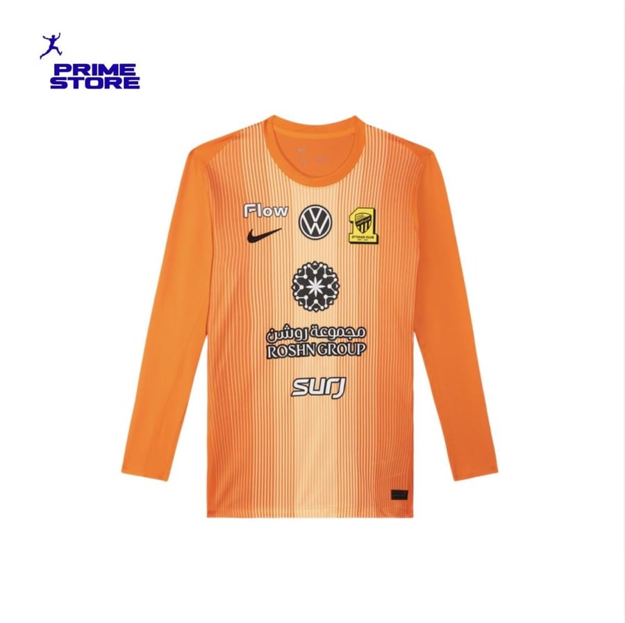 Al-Ittihad goalkeeper's shirt is orange