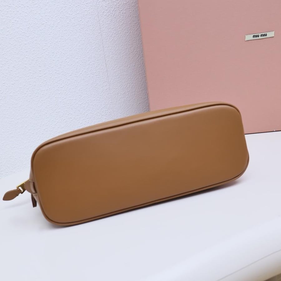 Miu Miu size 32cm
