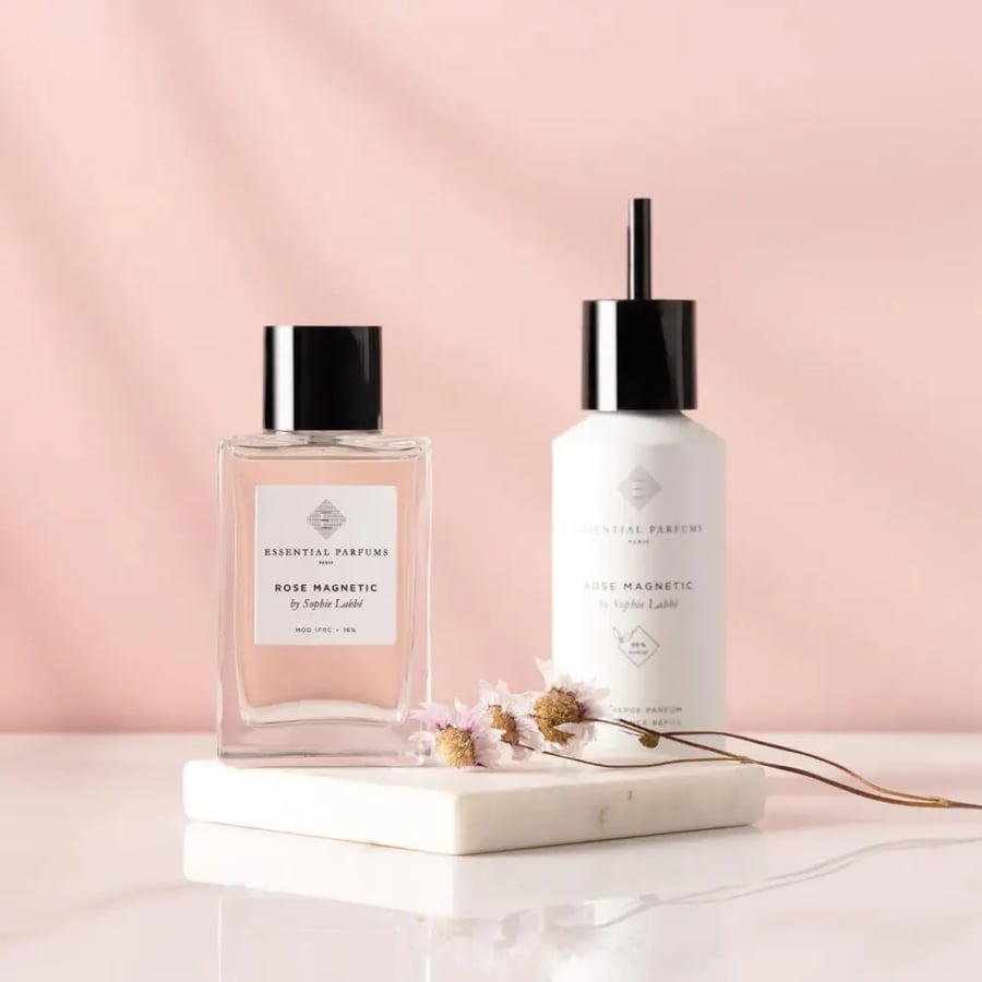 عطر روز ماجنتيك عبوة إعادة تعبئة من اسنشيال بارفيومز أو دو برفيوم للجنسين 150 مل