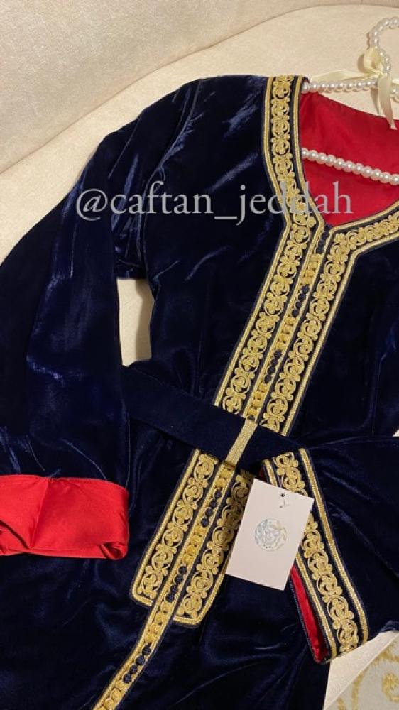 قفطان مخمل مبطن بقماش الحرير