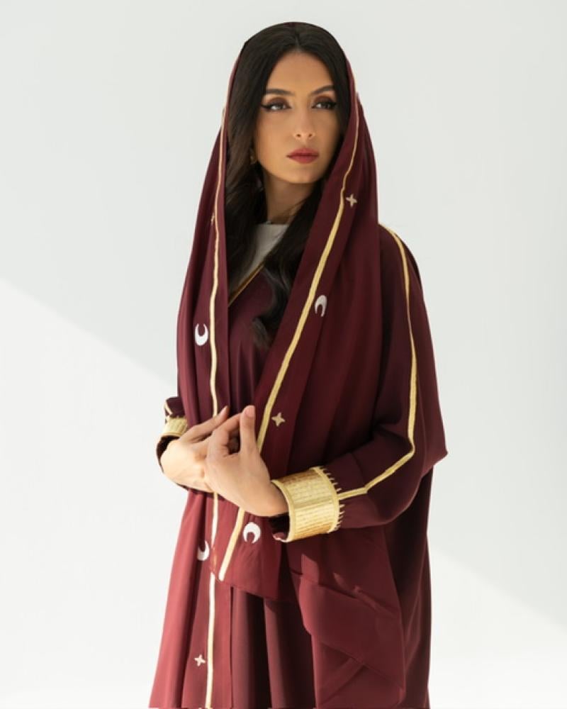 Crepe abaya with embroidery in threads