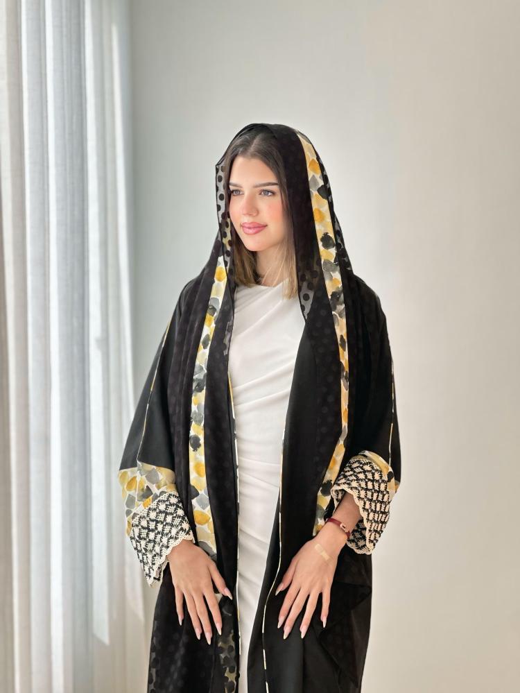 عباية كريب ياباني اسود مع أكمام كروشيه