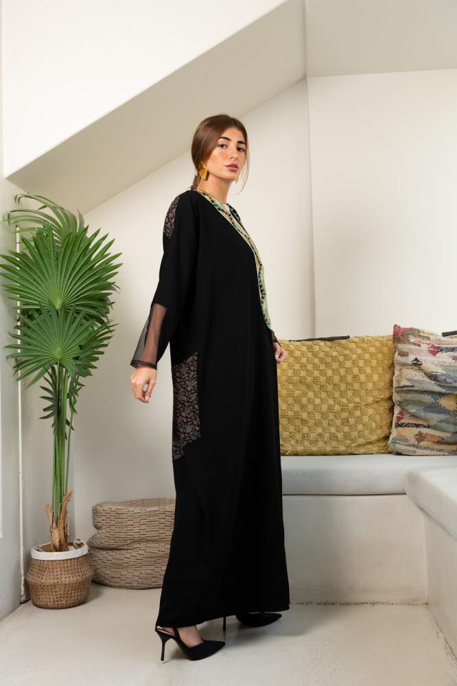 Black crepe abaya with embroidery and tulle sleeves