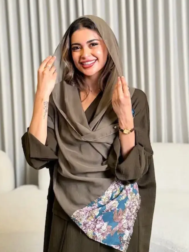 عباية زيتي كريب مكسر