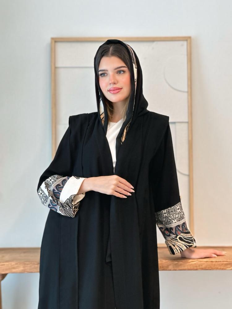 كريب  اسود مع أكمام مشجرة