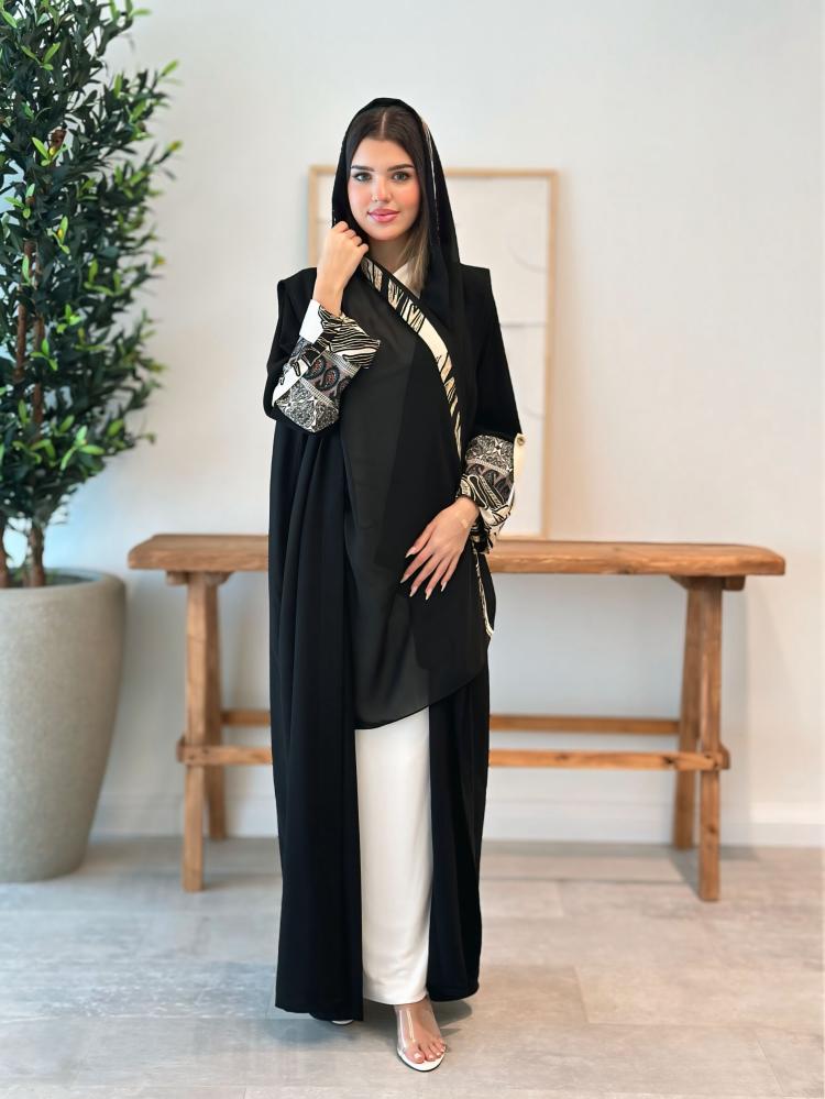 كريب  اسود مع أكمام مشجرة