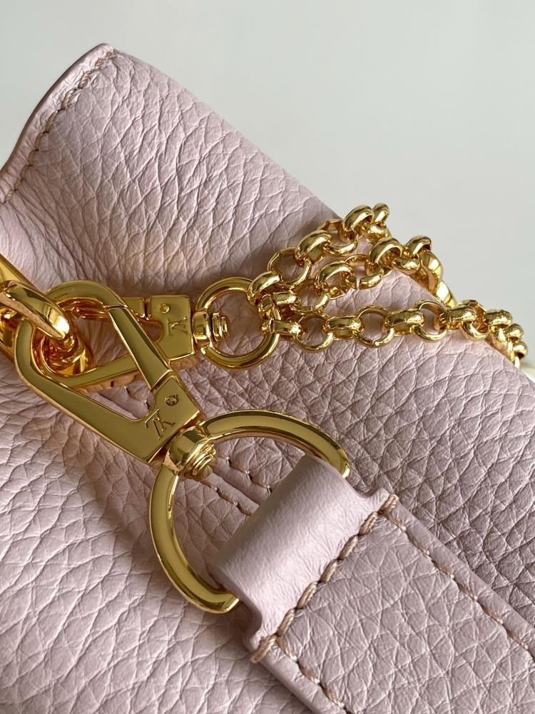 لوي فيتون Capucines مقاس 22cm