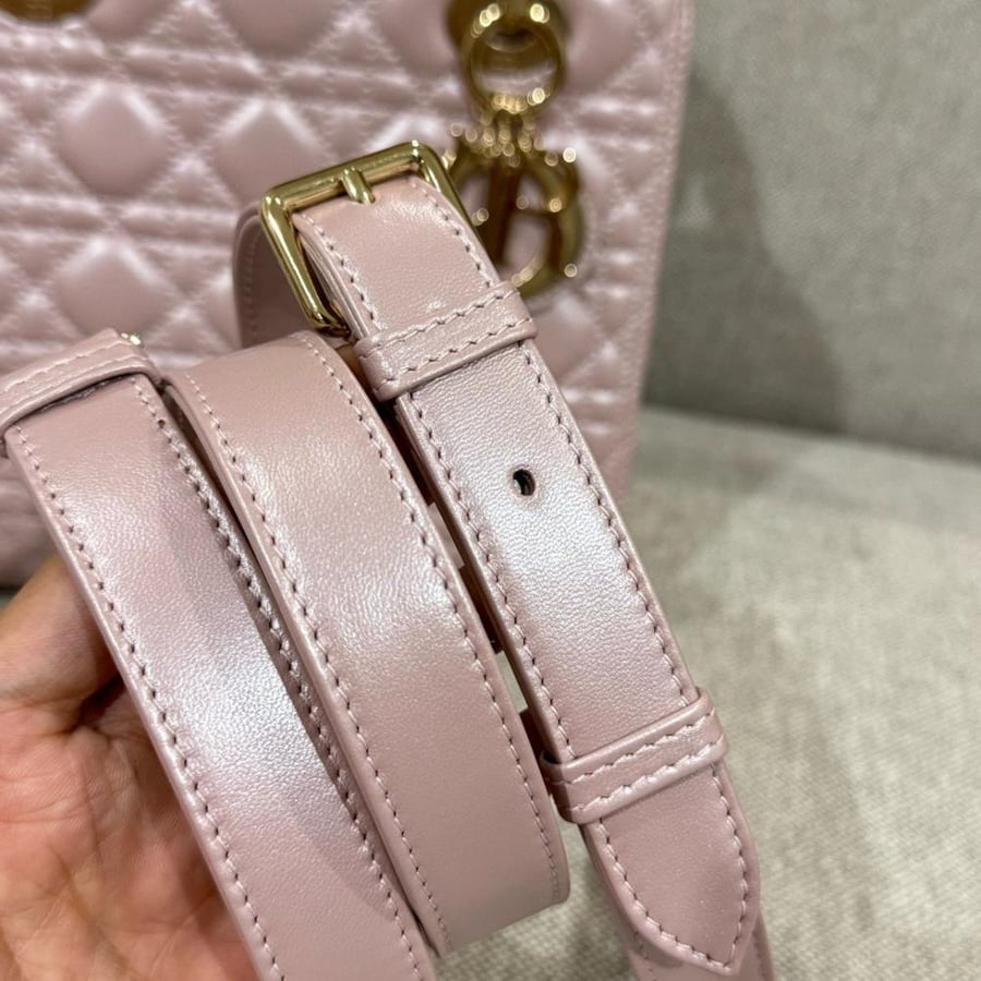 ليدي ديور مديم مقاس 24cm