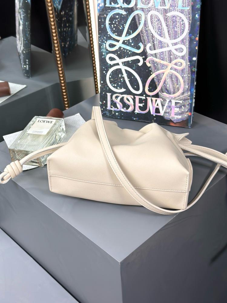 لويفي FLAMENCO CLUTCH مقاس 22.5cm .