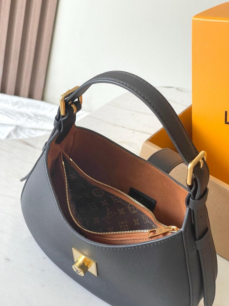 لوي فيتون Low Key Shoulder مقاس 26cm