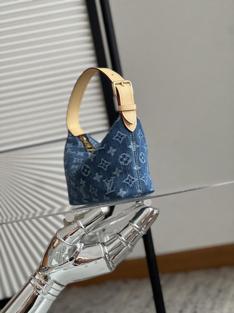 لوي فيتون Hills Pochette مقاس 18.5cm