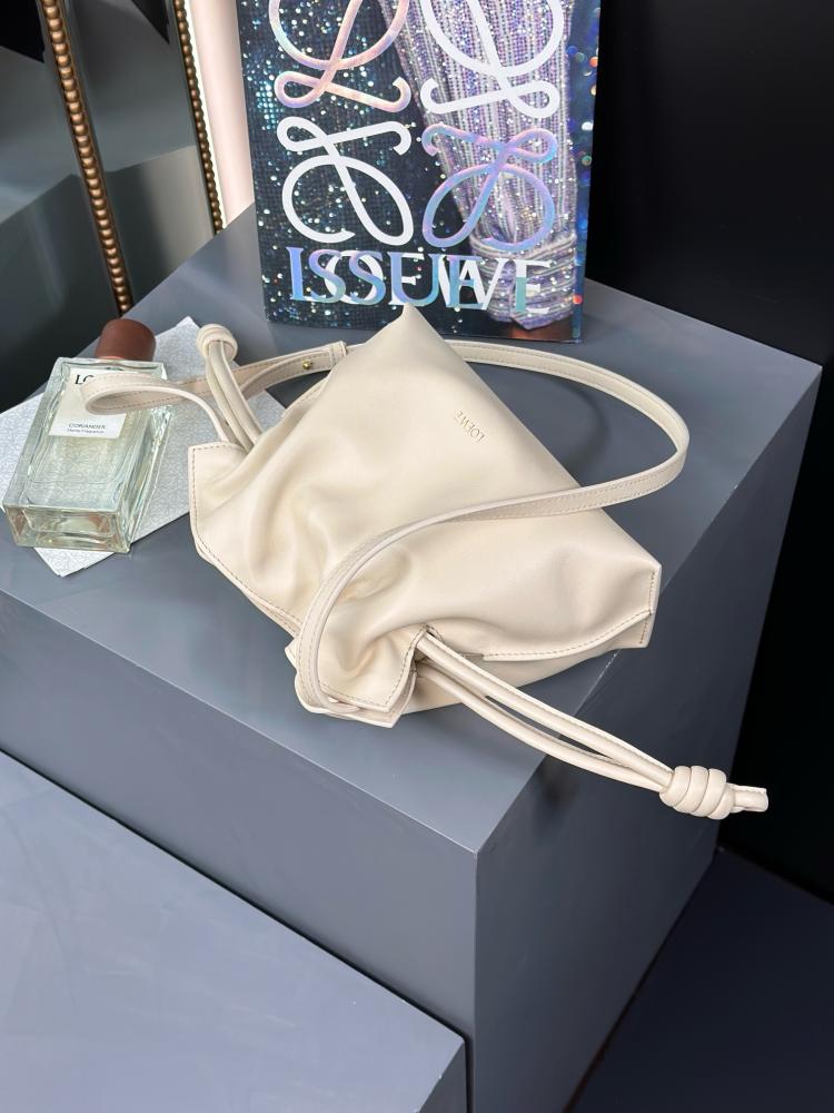لويفي FLAMENCO CLUTCH مقاس 22.5cm .