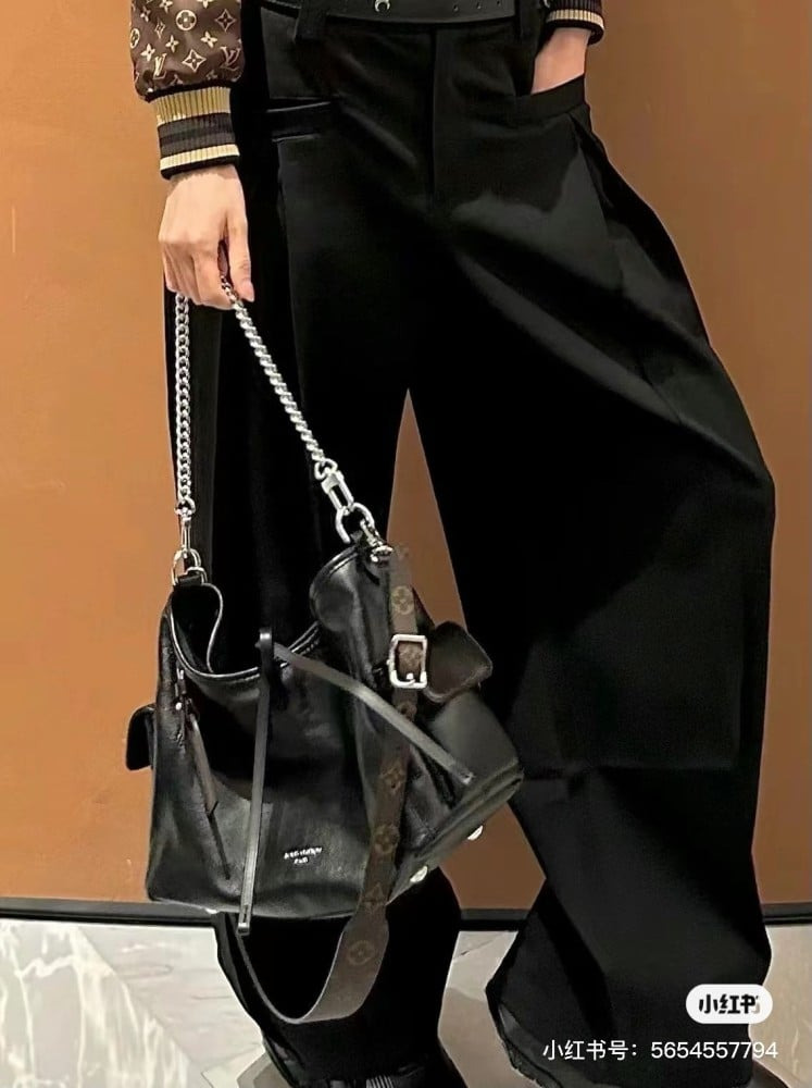 لوي فيتون CarryAll مقاس 33.5cm