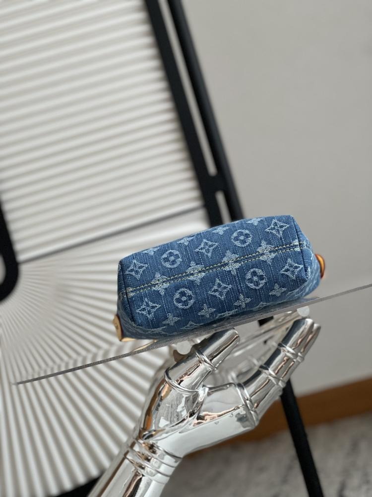 لوي فيتون Hills Pochette مقاس 18.5cm