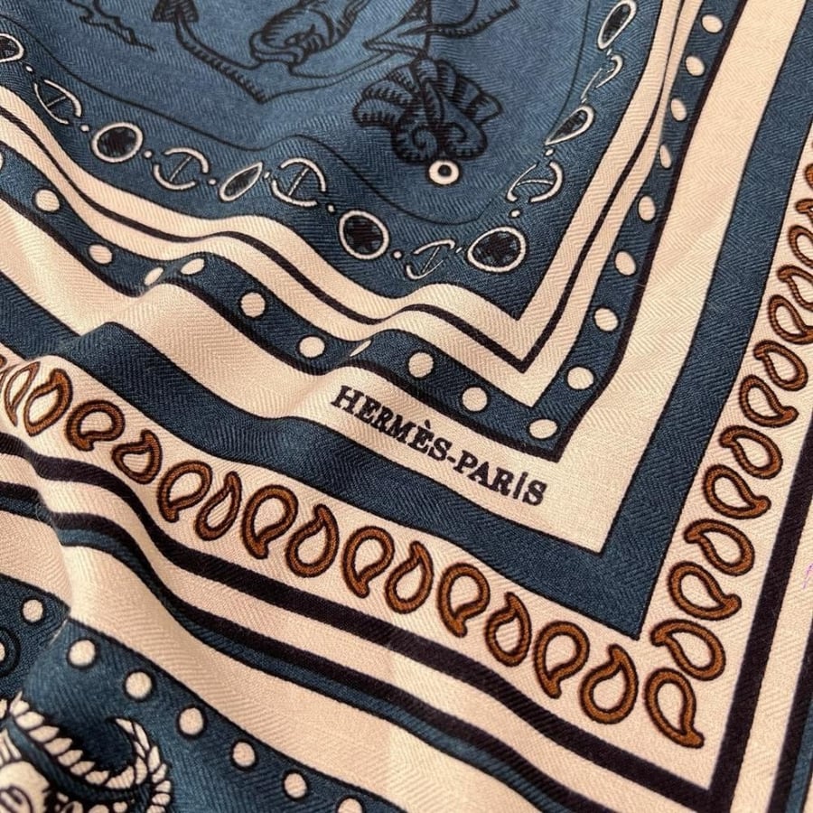 سكارف ايرميز مقاس 136*137