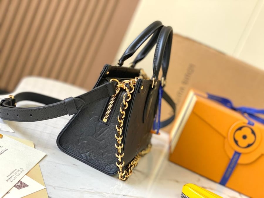 لوي فيتون ONTHEGO EAST WEST مقاس25cm