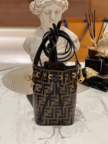 فندي مون تريزور مقاس 12cm