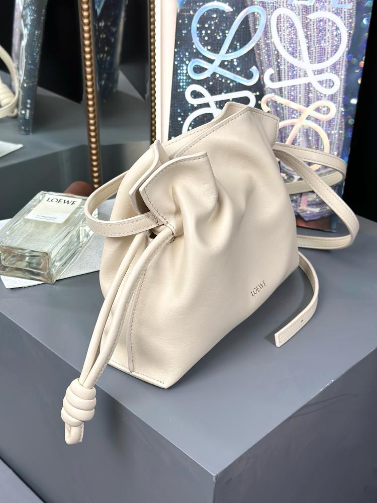 لويفي FLAMENCO CLUTCH مقاس 22.5cm .
