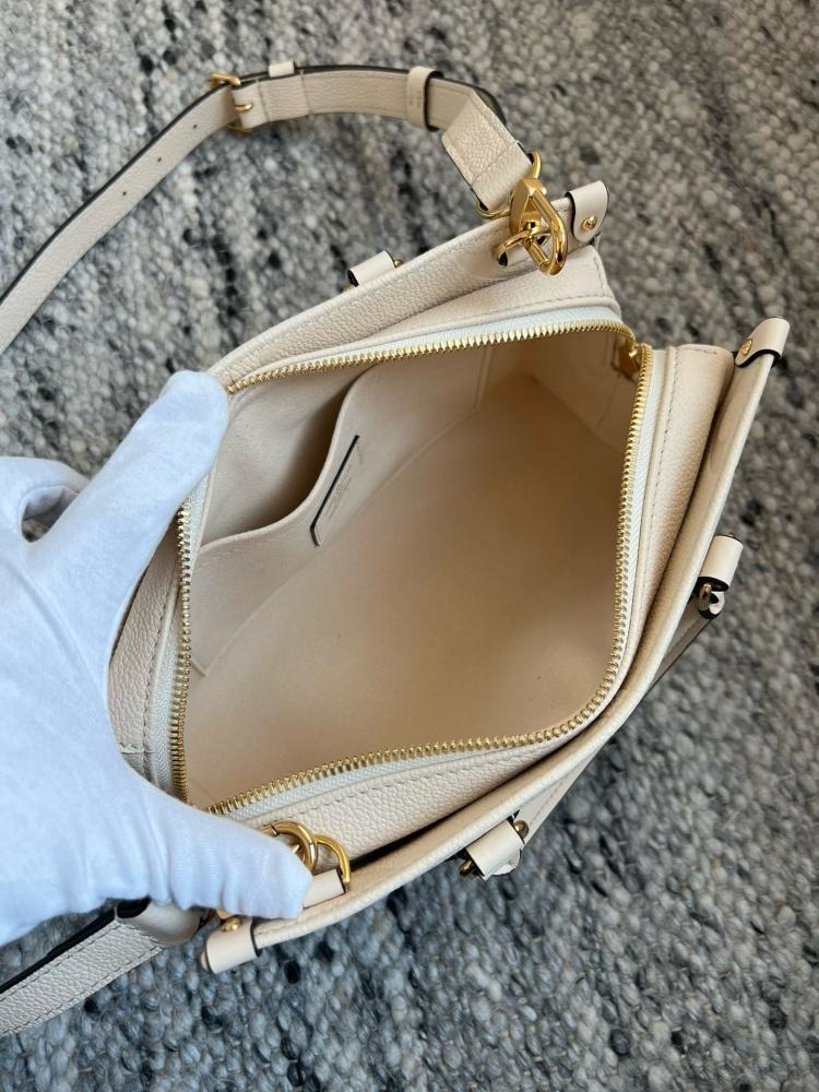 لوي فيتون ONTHEGO EAST WEST مقاس 25cm