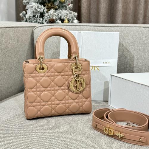 ليدي ديور سمول سايز 20cm