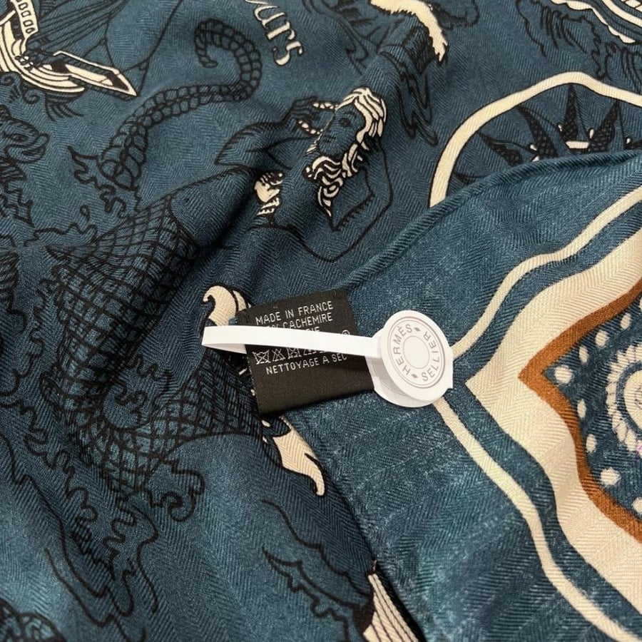 سكارف ايرميز مقاس 136*137