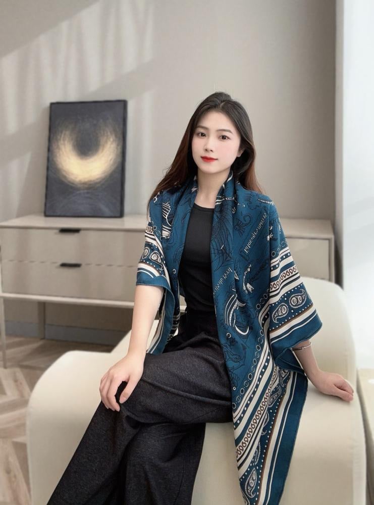 سكارف ايرميز مقاس 136*137