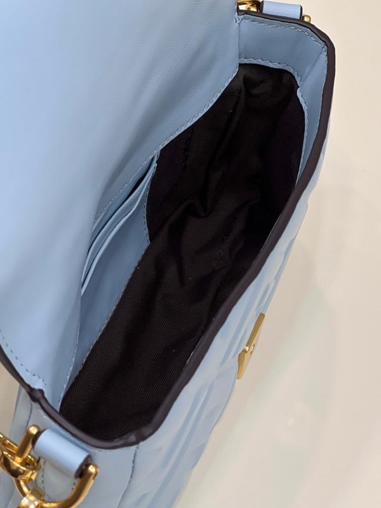فندي Mini Baguette مقاس 20cm