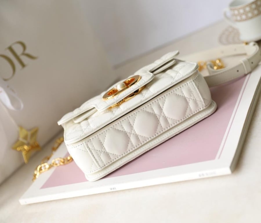 ديور Jolie مقاس 19cm